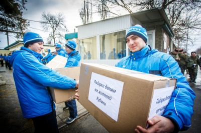 Новогодние подарки из Туапсинского района дети Юго-Востока Украины получили