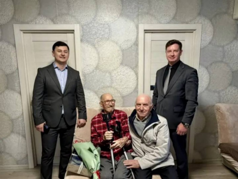 В Туапсинском округе с 91-летием поздравили жителя блокадного Ленинграда