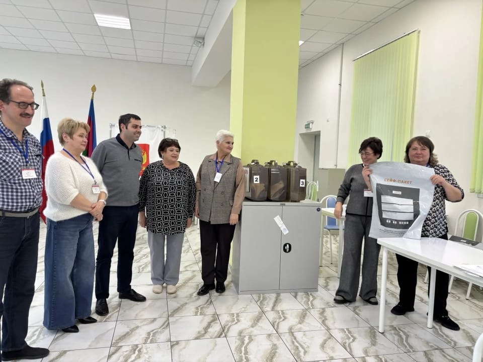 Завершается голосование на дополнительных выборах депутата Совета Туапсинского муниципального округа в границах избирательного округа Горный № 3. Чуть менее 10 % избирателей приняли участие в голосовании