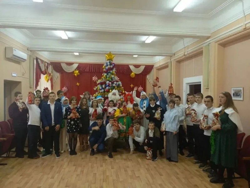 Новогодний утренник прошел в коррекционной школе № 9 Туапсе
