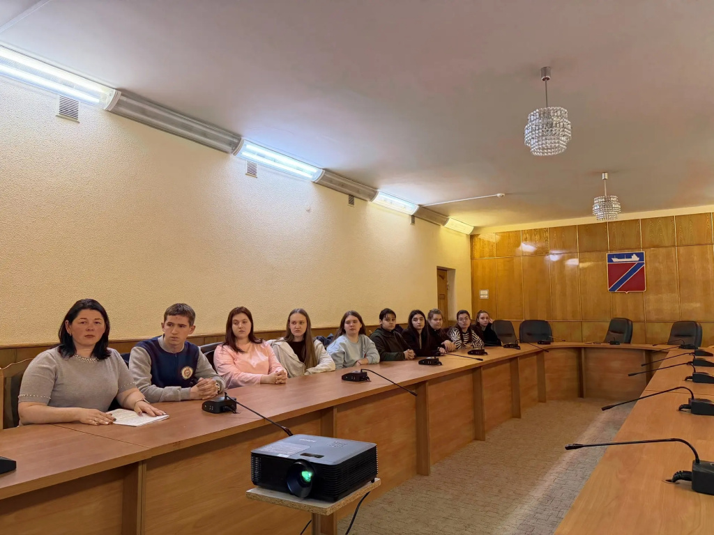 Сегодня состоялось завершающее лекционное занятие в Молодёжной школе правовой и политической культуры.