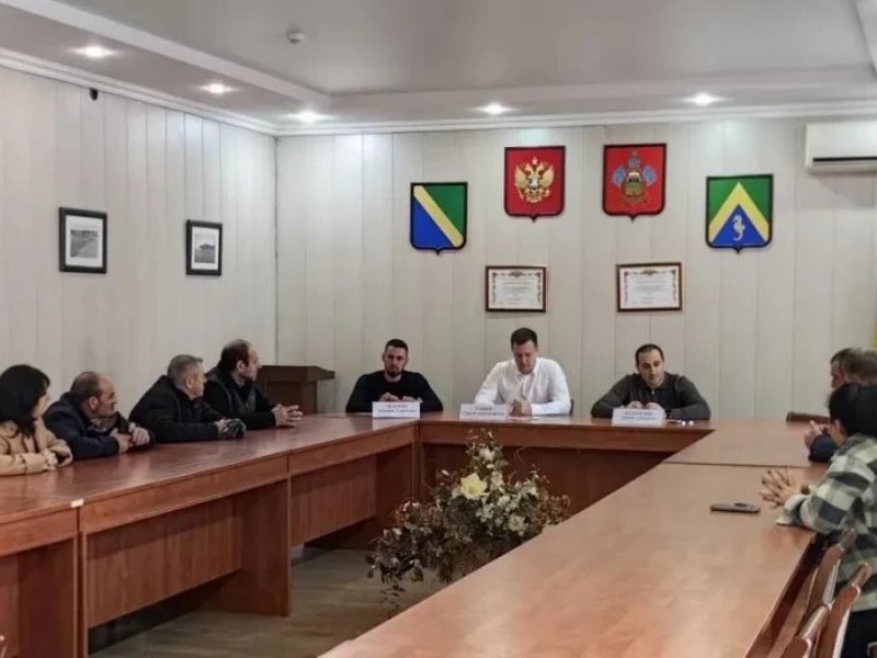 В Туапсинском округе прошла встреча с предпринимателями, ведущими ярмарочную деятельность вдоль федеральной трассы