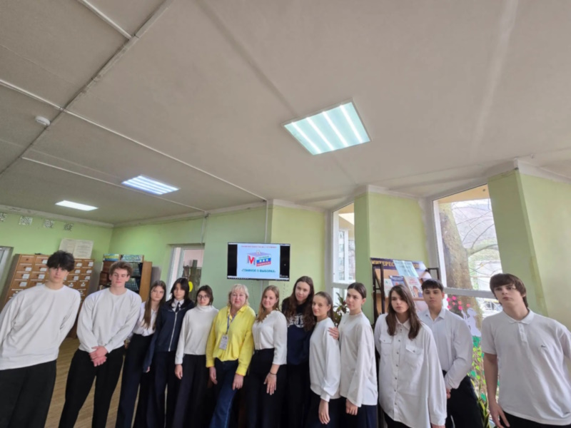 В рамках плана мероприятий ко дню Молодого избирателя 24 февраля в  библиотеке имени Н.Островского состоялся «круглый стол» на тему «Мы молодые, нам выбирать!»