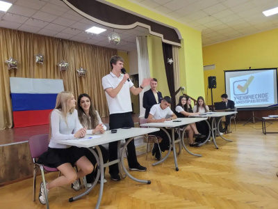 Сегодня в СОШ 5 города Туапсе прошел один из самых важных этапов предвыборной гонки — дебаты кандидатов на пост президента школьного самоуправления